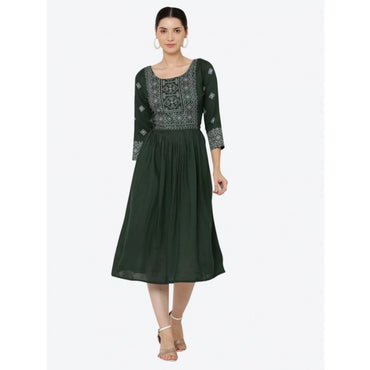 Women's Casual Rayon 3-4th Sleeves Kurti (Green)