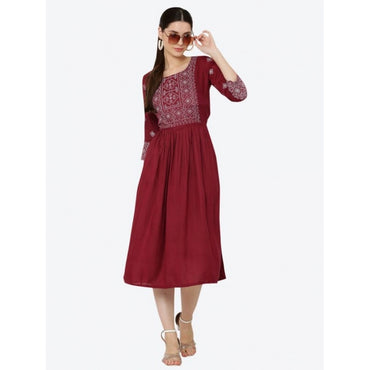 Women's Casual Rayon 3-4th Sleeves Kurti (Maroon)