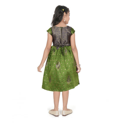 Girl's Brocket Printed Short Sleeve Round Neck Dress (Green)