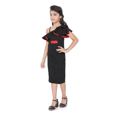 Girl's Knitted Soild Sleeve Less Off Shoulder Dress (Black)